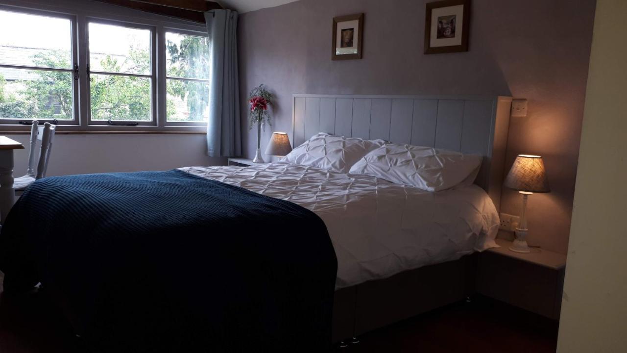The Byre North End Farm Bed & Breakfast Ashton Keynes Eksteriør bilde