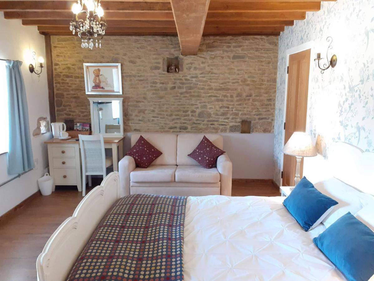 The Byre North End Farm Bed & Breakfast Ashton Keynes Eksteriør bilde