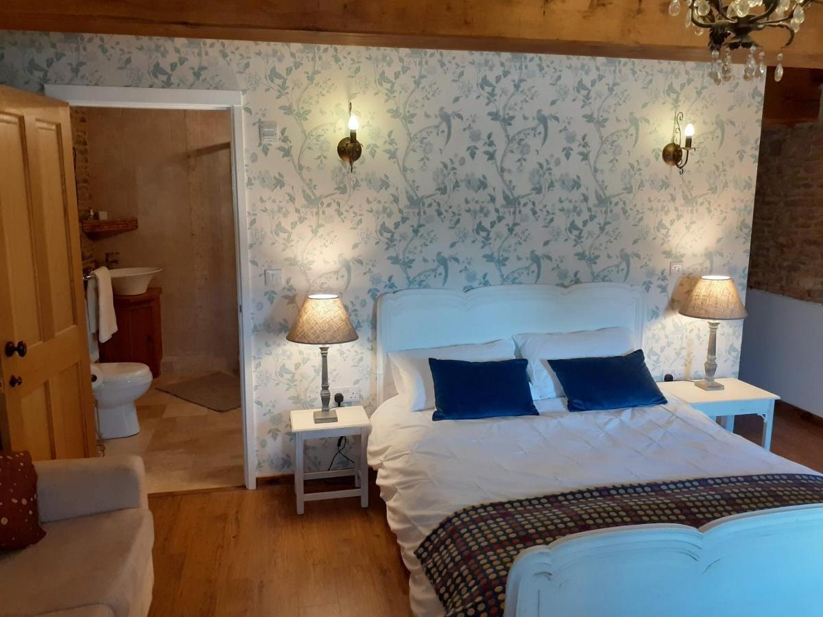 The Byre North End Farm Bed & Breakfast Ashton Keynes Eksteriør bilde